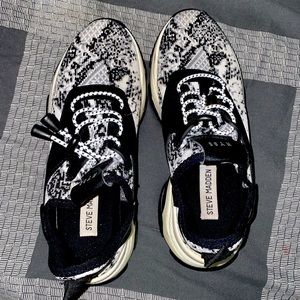 Women’s Steve Madden size 7.5